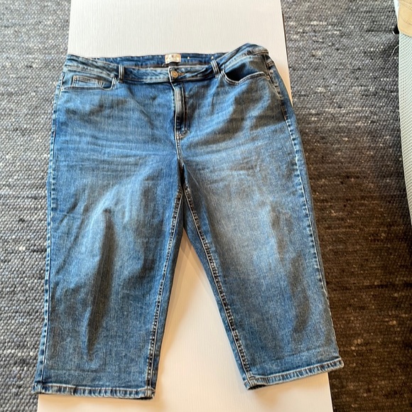 Size 22 waist 23 inches to 25 inches - Picture 1 of 7